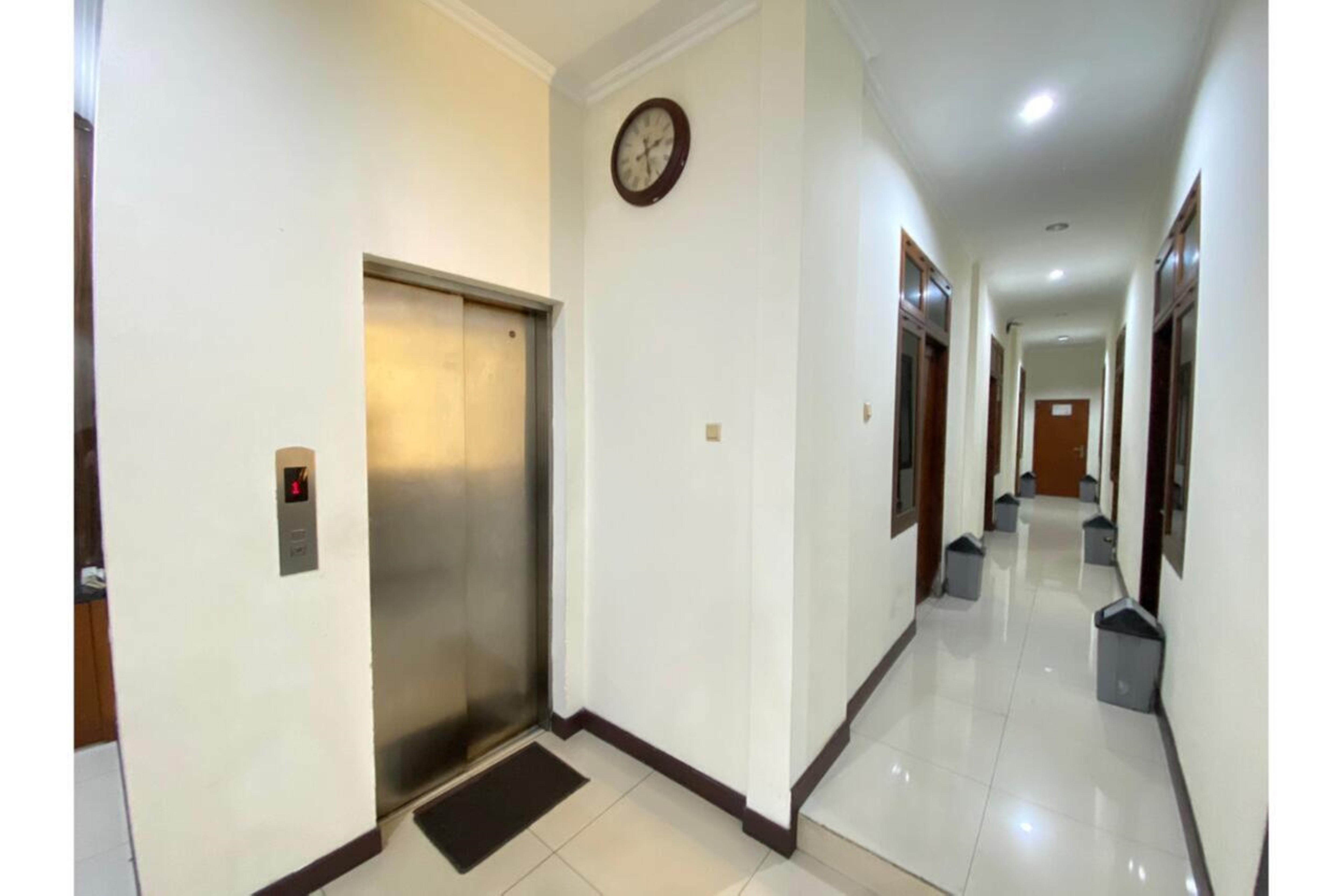 Hotel Oyo 2357 Syariah Grand Raudhah Dżakarta Zewnętrze zdjęcie